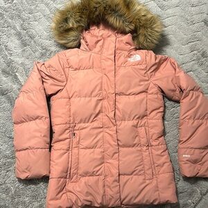 The North Face 550 Gotham Insulated Jacket with removable fur hood -peach/coral